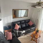 Daire Oasis 1-bedroom Ocean View Large Terrace Pool Full Kitchen