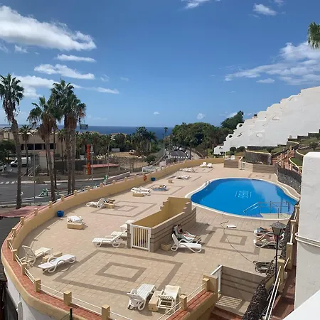 דירה Oasis San Eugenio 1-bedroom With Ocean View, Large Terrace And Pool, Full Kitchen אדחה