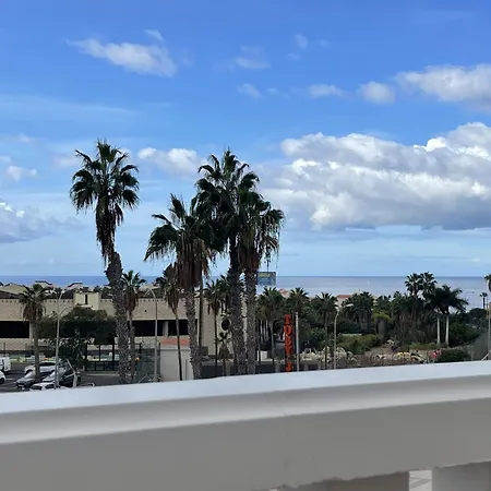 Oasis San Eugenio 1-bedroom With Ocean View, Large Terrace And Pool, Full Kitchen דירה