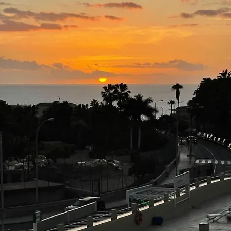 Oasis San Eugenio 1-bedroom With Ocean View, Large Terrace And Pool, Full Kitchen אדחה