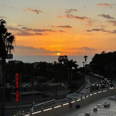 Oasis San Eugenio 1-bedroom With Ocean View, Large Terrace And Pool, Full Kitchen דירה *