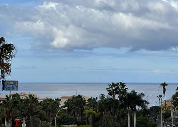 Oasis 1-bedroom Ocean View Large Terrace Pool Full Kitchen *