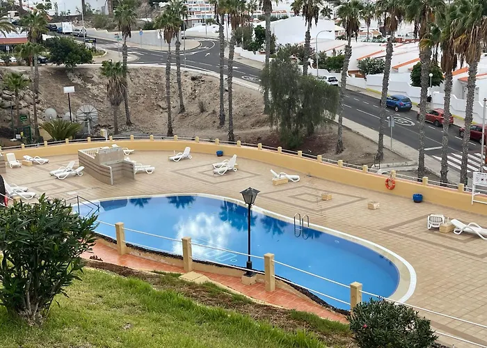 Oasis 1-bedroom Ocean View Large Terrace Pool Full Kitchen Apartment