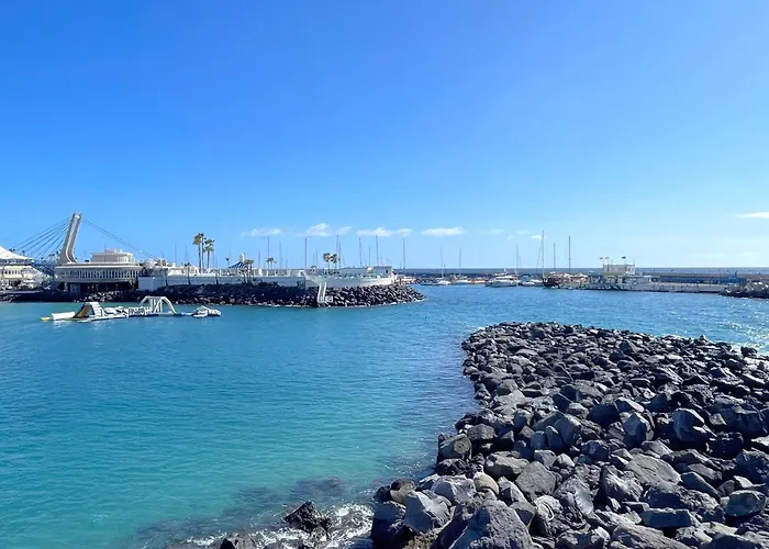 Oasis 1-bedroom Ocean View Large Terrace Pool Full Kitchen Apartment