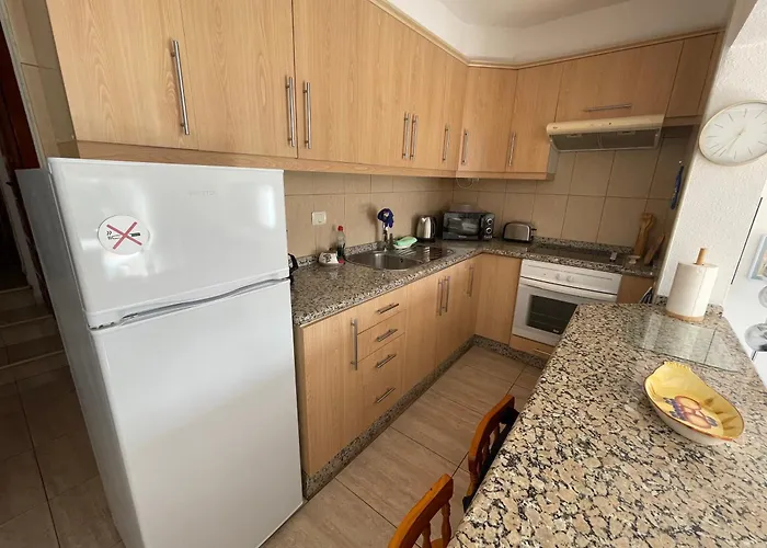 Oasis 1-bedroom Ocean View Large Terrace Pool Full Kitchen